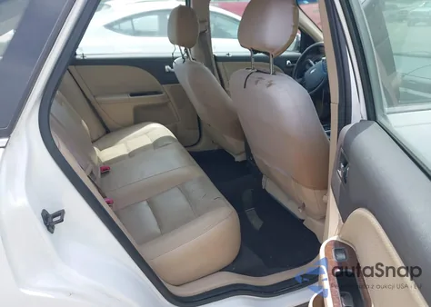 2008 Ford Taurus Limited z USA, uszkodzony, nr VIN 1FAHP25W38G161331